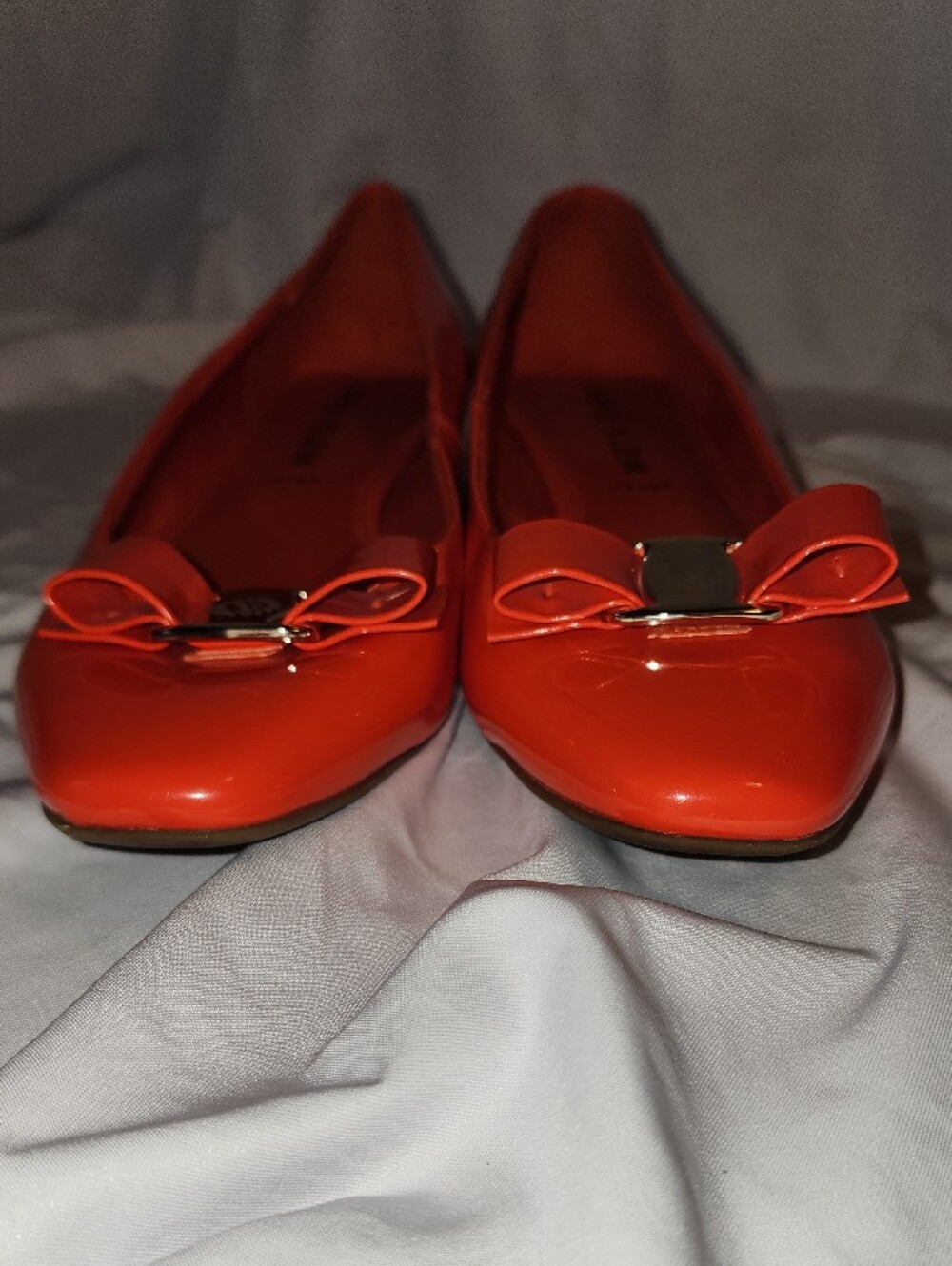 Anne Klein Size 8.5 Bright Orange Patent Leather Bow Flats - Picture 9 of 15